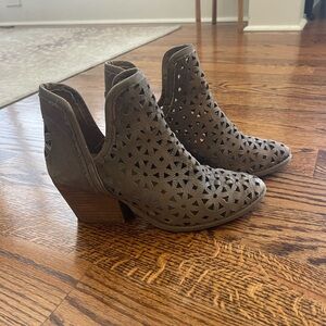 Musse And Cloud Athena Laser Leather Cutout Ankle Booties Size 8.5 / 39 EU brown